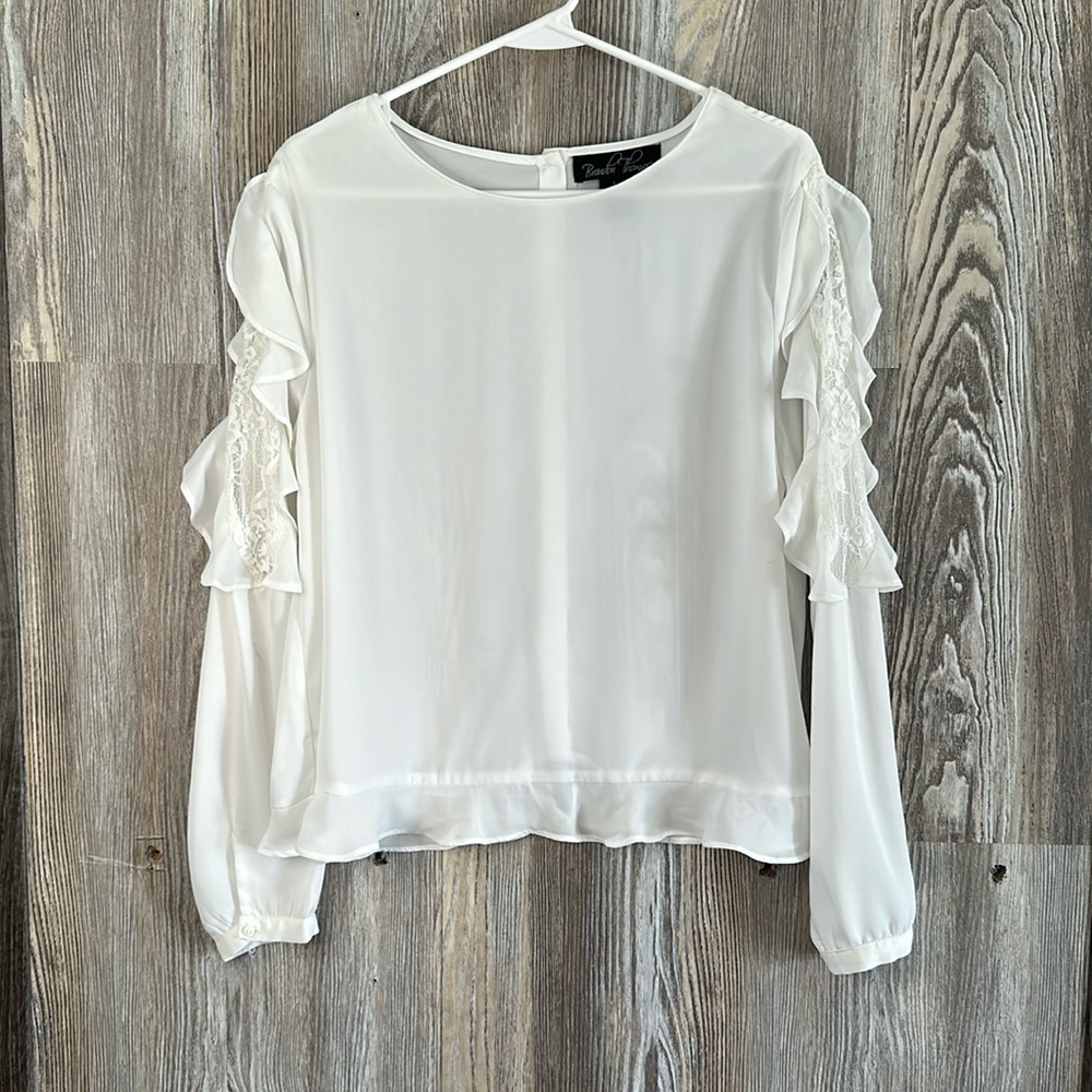 Brandon Thomas White blouse with open sleeve detail, L
